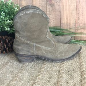 Rustic Western Style Ankle Boots Woman’s Size 7.5